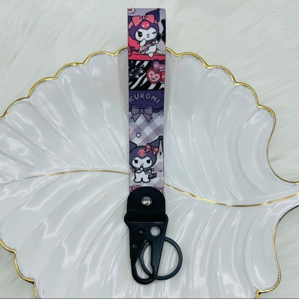 Mini Size Kuromi Silicone Coin Purse w/ Wrist Keychain & Jewelry set - Picture 5 of 7